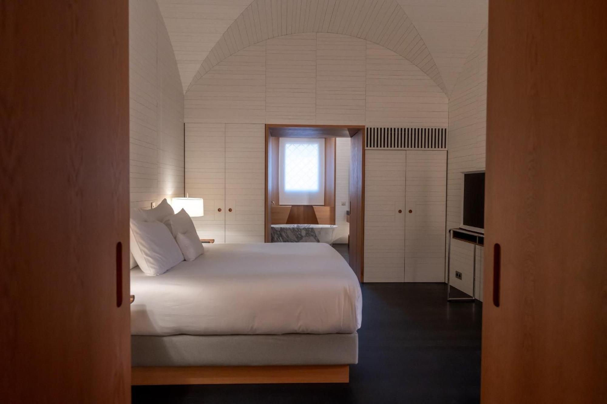 Atrio Hotell Caces Exteriör bild
