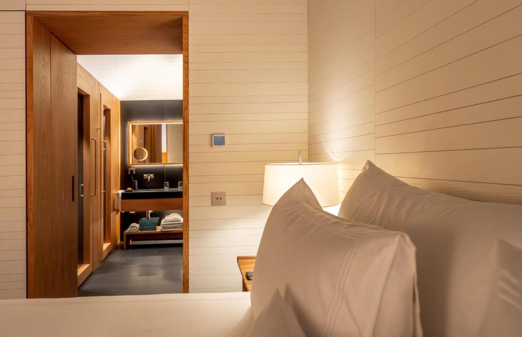 Atrio Hotell Caces Exteriör bild