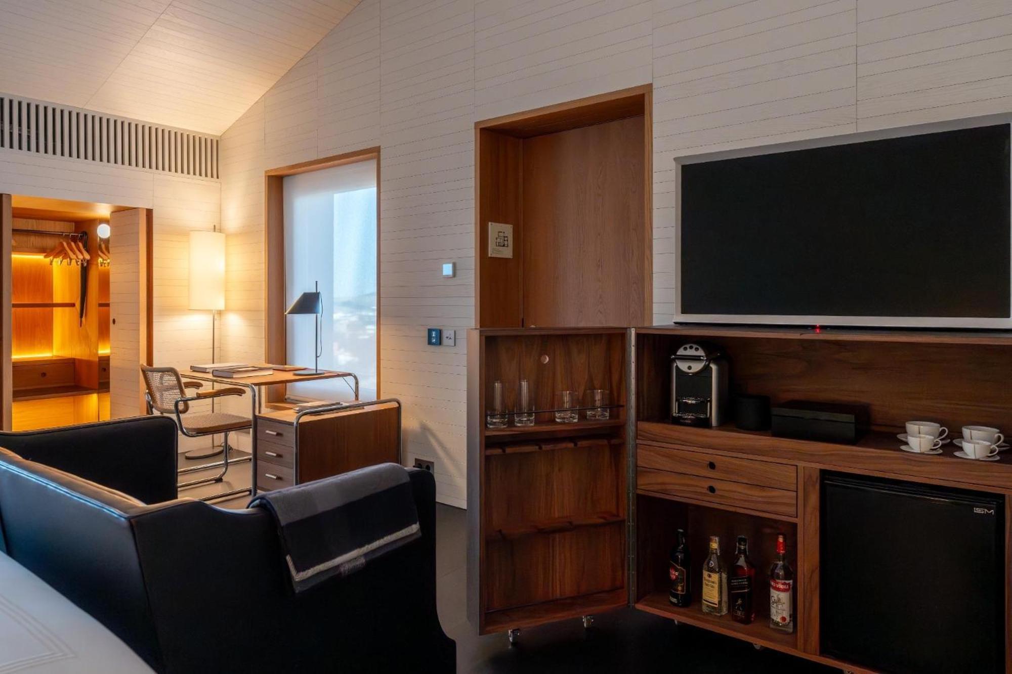 Atrio Hotell Caces Exteriör bild